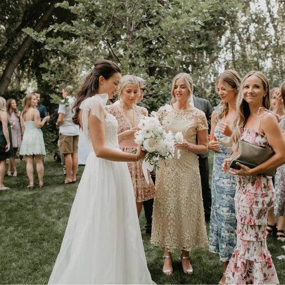 Custom made wedding dress size 6-8 - Picture 2 of 9